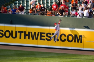 mike-trout-catch